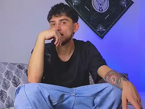 Snapshot of samevansx_ chatting on 11/08/25, 07:56 samevansx online show from 11/08/25, 07:56