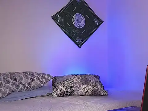 Snapshot of samevansx_ chatting on 11/11/25, 04:40 samevansx online show from 11/11/25, 04:40