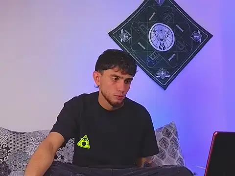 Snapshot of samevansx_ chatting on 11/12/25, 04:29 samevansx online show from 11/12/25, 04:29