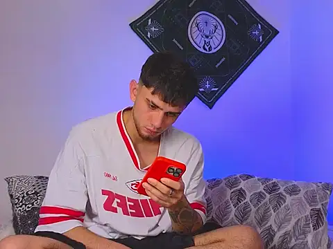 Snapshot of samevansx_ chatting on 11/16/25, 06:02 samevansx online show from 11/16/25, 06:02