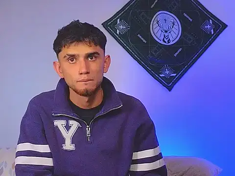 Snapshot of samevansx_ chatting on 11/18/25, 07:18 samevansx online show from 11/18/25, 07:18