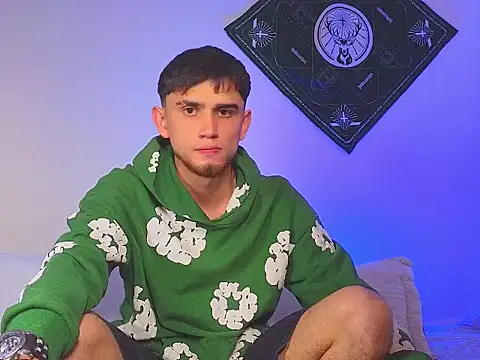 Snapshot of samevansx_ chatting on 11/24/25, 06:18 samevansx online show from 11/24/25, 06:18