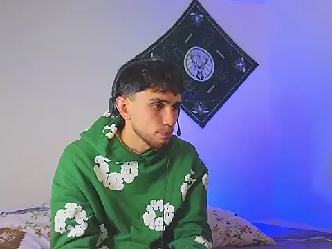 Snapshot of samevansx_ chatting on 12/05/25, 05:31 samevansx online show from 12/05/25, 05:31