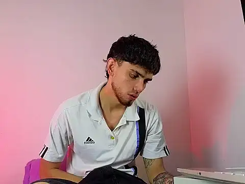 Snapshot of samevansx_ chatting on 12/14/25, 10:14 samevansx online show from 12/14/25, 10:14