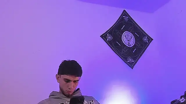 samevansx  online show from 06/10/26, 11:24