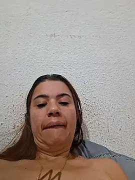 Snapshot of Carnudao chatting on 10/24/25, 09:00 Carnudao online show from 10/24/25, 09:00