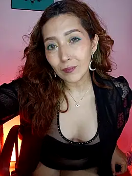 Luz delunaa online show from 05/14/26, 04:52