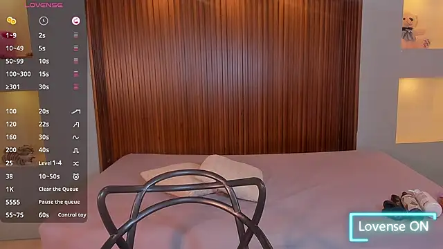 ZaraBlaze5 online show from 09/29/25, 12:32