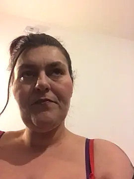 Snapshot of Curvy-Essex-Milf chatting on 03/21/25, 12:51 Curvy-Essex-Milf online show from 03/21/25, 12:51