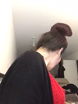 Snapshot of Curvy-Essex-Milf chatting on 10/12/25, 11:09 Curvy-Essex-Milf online show from 10/12/25, 11:09