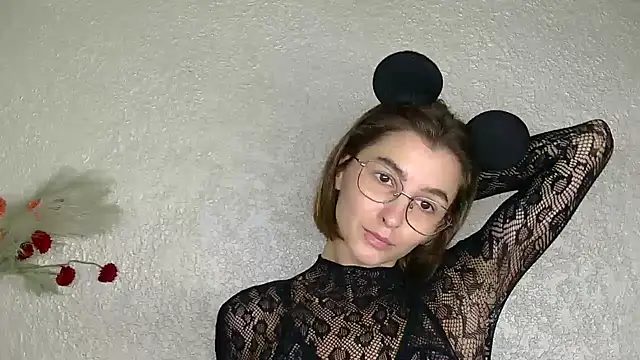 Snapshot of luna_Gharming chatting on 09/23/25, 06:38 luna Gharming online show from 09/23/25, 06:38