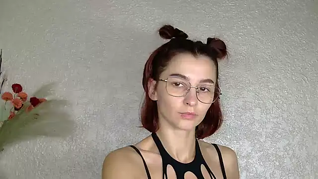 Snapshot of luna_Gharming chatting on 10/15/25, 06:24 luna Gharming online show from 10/15/25, 06:24