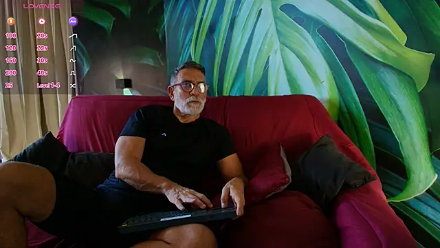 LukeCrews online show from 09/09/25, 05:23