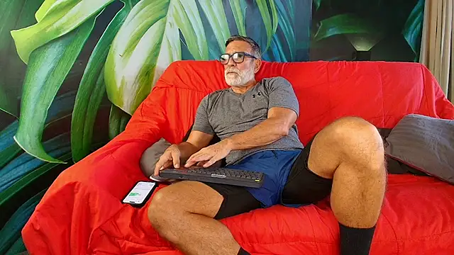 LukeCrews online show from 09/25/25, 07:17