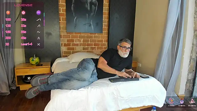 LukeCrews online show from 09/28/25, 08:03