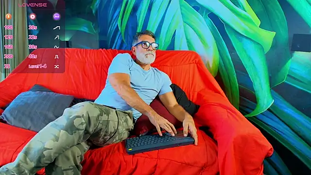 LukeCrews online show from 09/29/25, 07:19