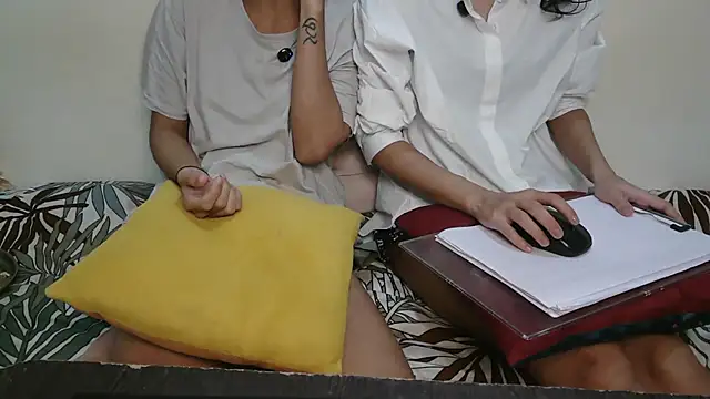 NaughtyThrouple007 online show from 09/26/25, 06:12