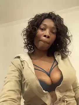 Nahomy gree online show from 03/11/25, 03:05