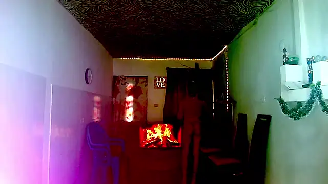 Snapshot of KimberlyXtreme chatting on 12/14/25, 06:23 KimberlyXtreme online show from 12/14/25, 06:23