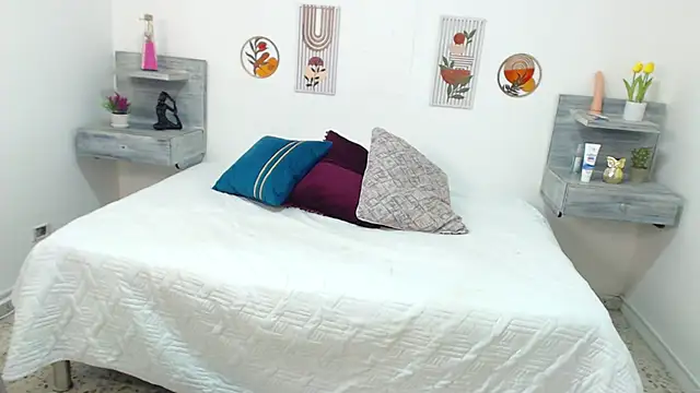 luciana smith20 online show from 03/08/25, 11:05