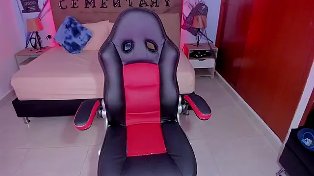 Snapshot of _Lilly_miller chatting on 11/02/25, 08:44 Lilly miller online show from 11/02/25, 08:44