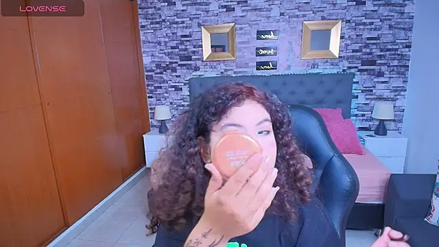 Snapshot of _Lilly_miller chatting on 11/06/25, 06:09 Lilly miller online show from 11/06/25, 06:09