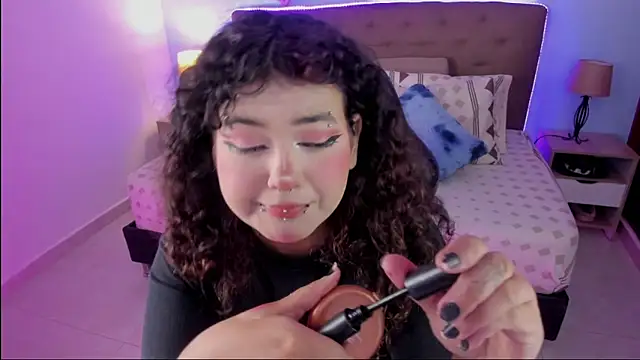 Snapshot of _Lilly_miller chatting on 11/13/25, 08:30 Lilly miller online show from 11/13/25, 08:30