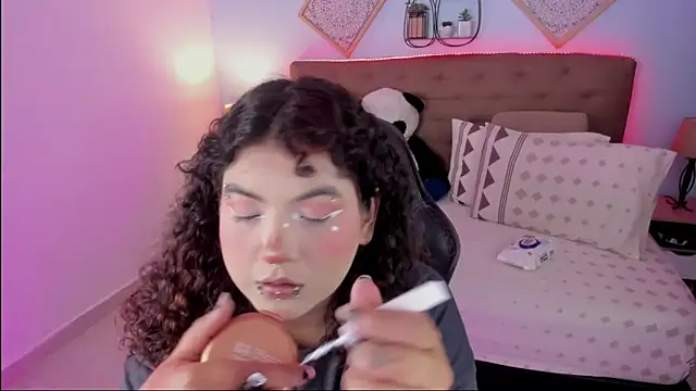 Snapshot of _Lilly_miller chatting on 11/14/25, 08:29 Lilly miller online show from 11/14/25, 08:29