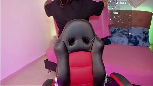 Snapshot of _Lilly_miller chatting on 11/18/25, 06:56 Lilly miller online show from 11/18/25, 06:56