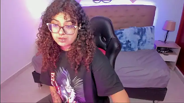 Snapshot of _Lilly_miller chatting on 12/02/25, 07:42 Lilly miller online show from 12/02/25, 07:42