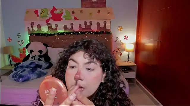 Snapshot of _Lilly_miller chatting on 12/04/25, 07:33 Lilly miller online show from 12/04/25, 07:33