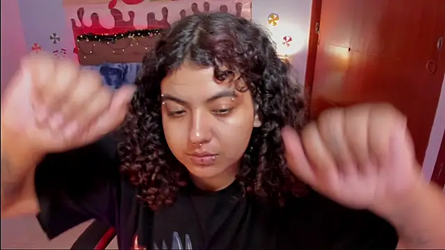 Snapshot of _Lilly_miller chatting on 12/05/25, 07:10 Lilly miller online show from 12/05/25, 07:10