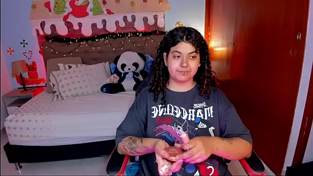 Snapshot of _Lilly_miller chatting on 12/14/25, 09:52 Lilly miller online show from 12/14/25, 09:52