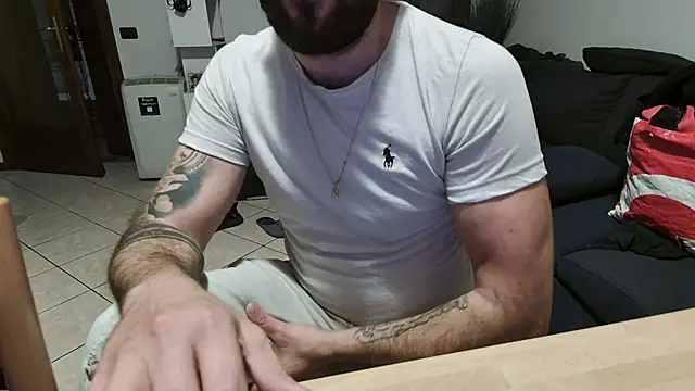 Snapshot of maialinofriuli chatting on 09/30/25, 11:21 maialinofriuli online show from 09/30/25, 11:21