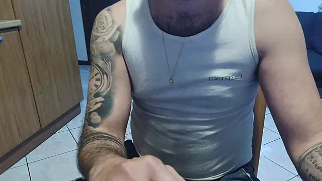 Snapshot of maialinofriuli chatting on 10/22/25, 10:42 maialinofriuli online show from 10/22/25, 10:42