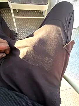 Snapshot of Gotabodiee chatting on 11/17/25, 12:44 Gotabodiee online show from 11/17/25, 12:44