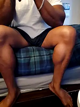 Snapshot of Gotabodiee chatting on 11/30/25, 04:55 Gotabodiee online show from 11/30/25, 04:55