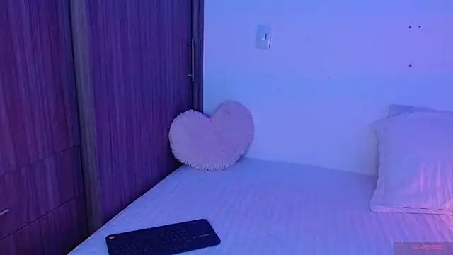 Snapshot of Oliviargf chatting on 11/29/25, 12:13 Oliviargf online show from 11/29/25, 12:13