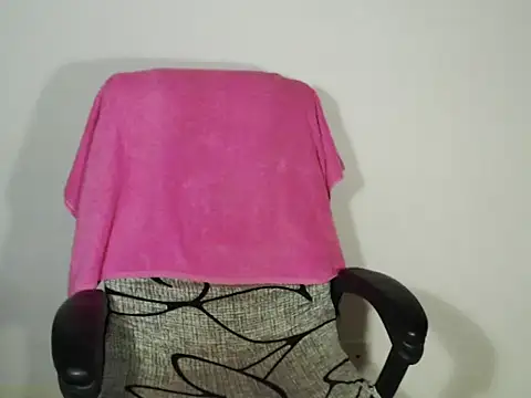 Snapshot of Hannah_Kiim chatting on 03/01/26, 09:50 Hannah Kiim online show from 03/01/26, 09:50