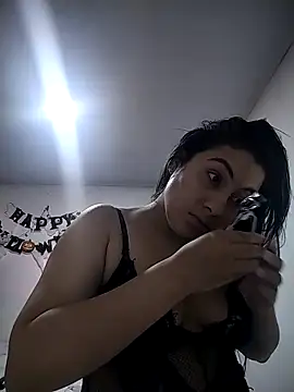 Snapshot of esmeralda_jadees chatting on 10/30/25, 08:53 esmeralda jadees online show from 10/30/25, 08:53