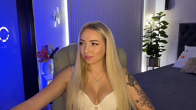 OhMyEmma online show from 10/21/25, 01:06