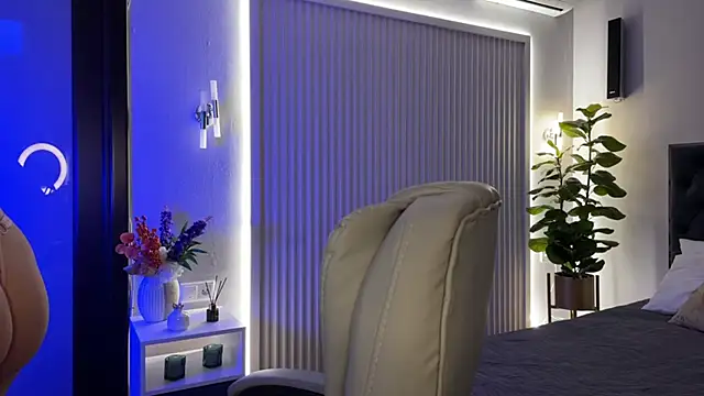 OhMyEmma online show from 11/07/25, 01:05