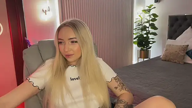 OhMyEmma online show from 11/26/25, 01:17