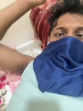 Snapshot of MIRTHICK2002 chatting on 03/06/25, 10:52 MIRTHICK2002 online show from 03/06/25, 10:52