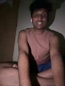 Snapshot of MIRTHICK2002 chatting on 03/15/25, 10:44 MIRTHICK2002 online show from 03/15/25, 10:44