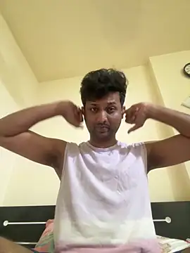 Snapshot of MIRTHICK2002 chatting on 09/26/25, 11:47 MIRTHICK2002 online show from 09/26/25, 11:47