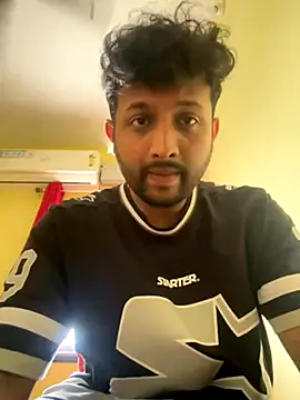 Snapshot of MIRTHICK2002 chatting on 10/25/25, 05:37 MIRTHICK2002 online show from 10/25/25, 05:37