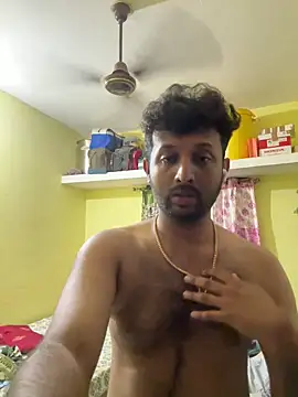 Snapshot of MIRTHICK2002 chatting on 10/25/25, 05:40 MIRTHICK2002 online show from 10/25/25, 05:40