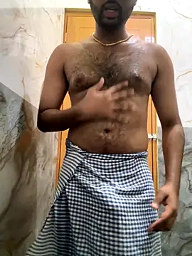 Snapshot of MIRTHICK2002 chatting on 10/26/25, 12:11 MIRTHICK2002 online show from 10/26/25, 12:11