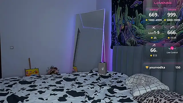 Snapshot of yourvodka chatting on 11/18/25, 02:43 yourvodka online show from 11/18/25, 02:43